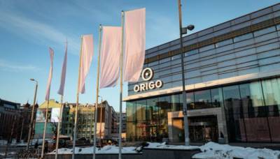 Крупнейшие торговые центры Риги вывесили белые флаги в знак бедствия