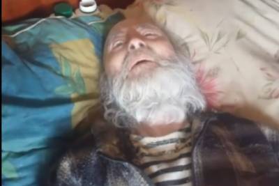 Читинец выложил видео, в котором возмутился условиями жизни 83-летнего соседа-ветерана