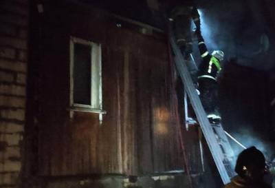 В Тверской области по пути в больницу скончался спасенный из горящего дома мужчина