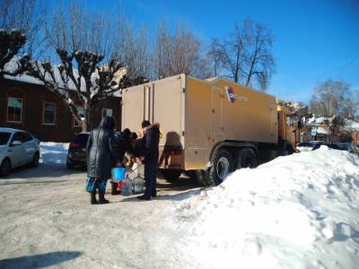 Власти организовали подвоз воды в связи с масштабной аварией в центре Рязани