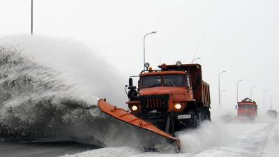 Новосибирские власти разрешили сбрасывать снег с реагентами в реку Обь