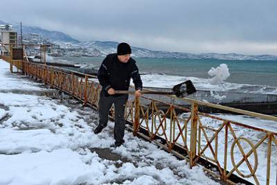 Вильфанд назвал причину снежного коллапса в Крыму
