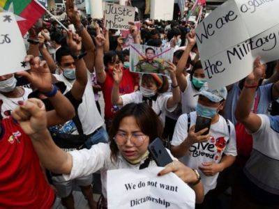 В Мьянме сообщили о первом погибшем протестующем