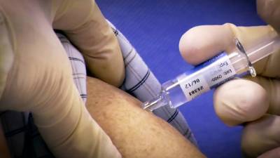 60 минут. Макрон призвал Европу поделиться с Африкой вакциной от коронавируса