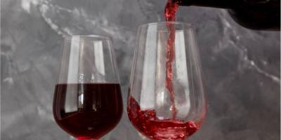 Пить надо меньше! Ученые назвали пять опасных побочных эффектов от употребления вина