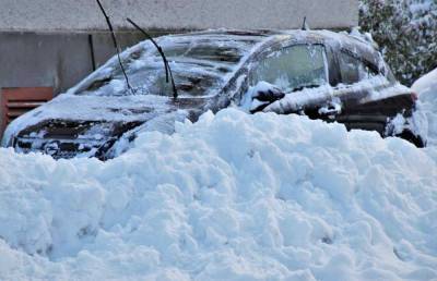 Перечислены неприятные последствия снегопада для автомобиля