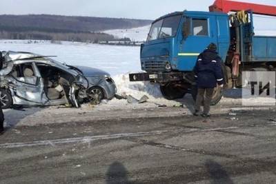 Один погиб и четверо пострадали в ДТП с грузовиком в Татарстане