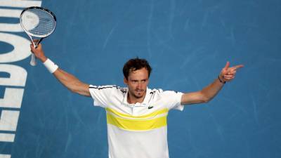 Кафельников считает Джоковича фаворитом в финале Australian Open