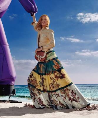 Ждем лета, чтобы танцевать на пляже в воздушных платьях из новой коллекции Pinko