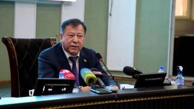 Переводить воинские звания на таджикский язык пока рано, уверен глава МВД