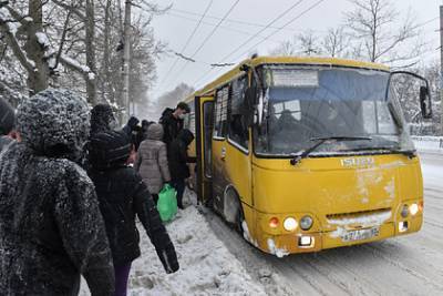 В Крыму из-за снегопада введут режим угрозы ЧС