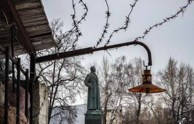 Москвичам предложат выбрать для Лубянки памятник Дзержинскому или Невскому