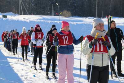 Областные соревнования по лыжным гонкам собрали на Новогрудчине 25 команд работников здравоохранения