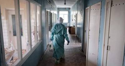 "Конвейер происходит": медики рассказали, что творится в черновицких больницах, заполненных больными