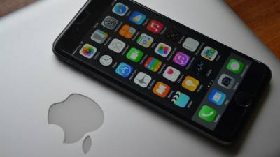 Apple выпустит беспроводную магнитную зарядку для iPhone