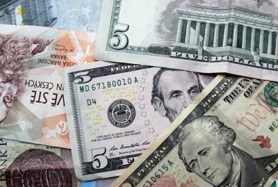 Курс валют на новую неделю: доллар "замерз", а евро подскочит