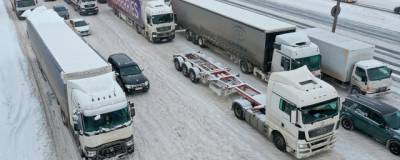 На выходных грузовики больше 12 тонн будут ездить только через ЦКАД
