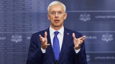 Глава правительства Латвии назвал своих министров «сумасшедшими»