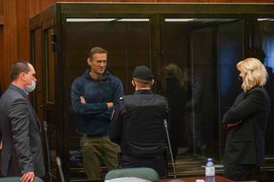 Владимир Путин - Алексей Навальный - The Economist: Критика Кремля в отношении Навального делает его лишь более популярным - live24.ru - Англия