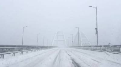 Крымский мост встал: полтысячи автомобилей не могут попасть на полуостров