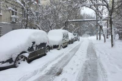 Восточный Крым оказался в снежной блокаде