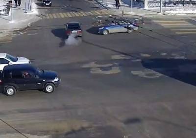 ДТП на площади Ленина засняла камера видеонаблюдения
