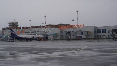 Самолет Уфа — Самара вернулся в аэропорт вылета из-за проблем с шасси
