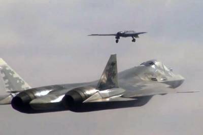 Парная охота: российские Су-57 будут летать под прикрытием тяжелых дронов