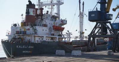 Мариупольский порт загружает более 5 тыс. т стальных рулонов для Греции