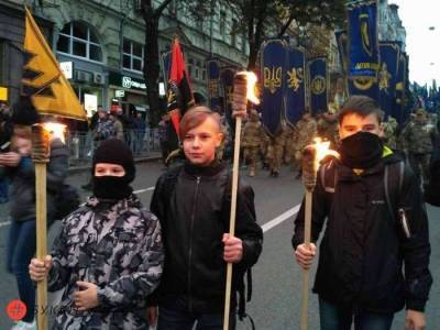 Львовские нацисты ликуют: в прославление Майдана вовлекли детей