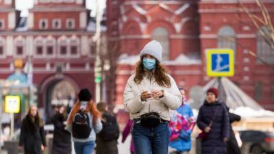 Собянин призвал москвичей продолжать соблюдать меры профилактики коронавируса