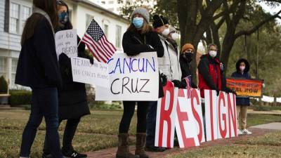 Техас: сенатору Теду Крузу досталось за отпуск во время шторма