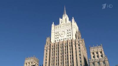 МИД РФ предложил работающим в Москве зарубежным дипломатам привиться «Спутником V»