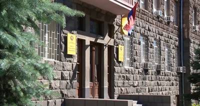 СНБ Армении подвергла приводу двух экспертов, но потом отпустила