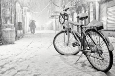 Зимний велосипед: гибридный транспорт вышел на дороги Киева. ВИДЕО
