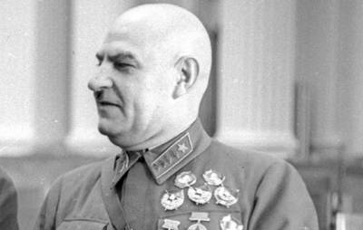 Каких советских командующих понизили в звании во время войны