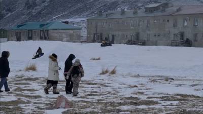 Вести в 20:00. Больше ста сорока человек эвакуировали из замерзающего села Нунлигран на Чукотке
