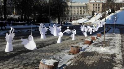 В Украине и более 20 странах мира прошла акция чествования героев Небесной Сотни "Ангелы памяти"