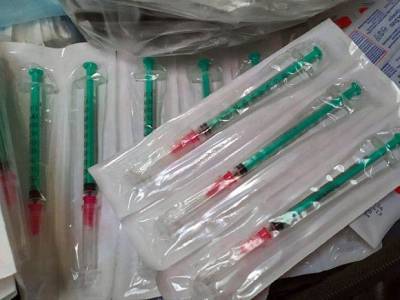 Главный санврач Украины предупредил о «неприятных последствиях» вакцинации от ковида