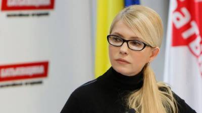 Как на войну: грубые кожаные ремни стали частью имиджа Тимошенко