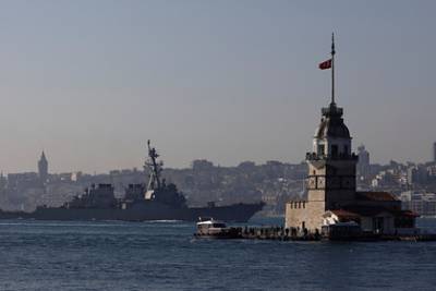 Вице-адмирал призвал покончить с «бесцеремонным» эсминцем США в Черном море