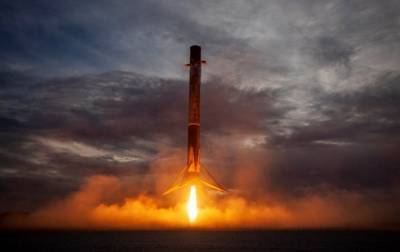 SpaceX отправит до конца года на орбиту четырех туристов