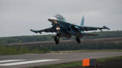 Пилоты Су-34 устроили захватывающее летное шоу в Челябинской области