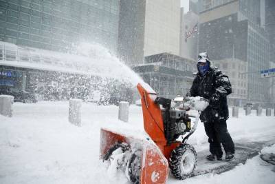 Снежный шторм парализовал Нью-Йорк