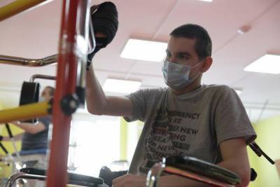 Челябинскому хоккеисту, получившему серьезную травму, помогает в реабилитации Фонд святой Екатерины