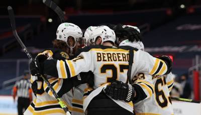 НХЛ: Бостон отыгрался у Вашингтона, Монреаль сильнее Ванкувера