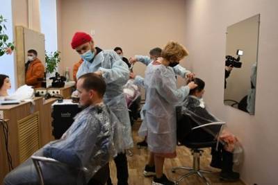 В Уфе открылся первый в России волонтёрский парикмахерский центр