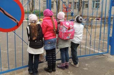 В России 27 школ закрыты на карантин из-за коронавируса