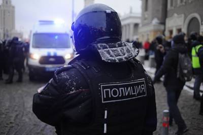 Полиция в преддверии суда над Навальным задержала уже два десятка человек