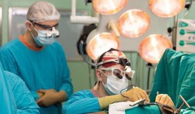 Тюменские врачи спасли пациента с перекрытием просвета сонных артерий